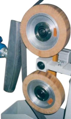 Contact grinding machine type KS 100 robot version application example
